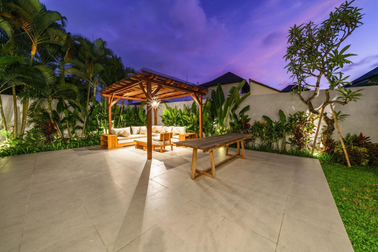 Villa Okenada - Modern 5-Bedroom Pool Villa In Berawa! Canggu Exterior foto